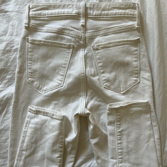 A&F White Super Skinny High Rise Jeans - Picture 5 of 7